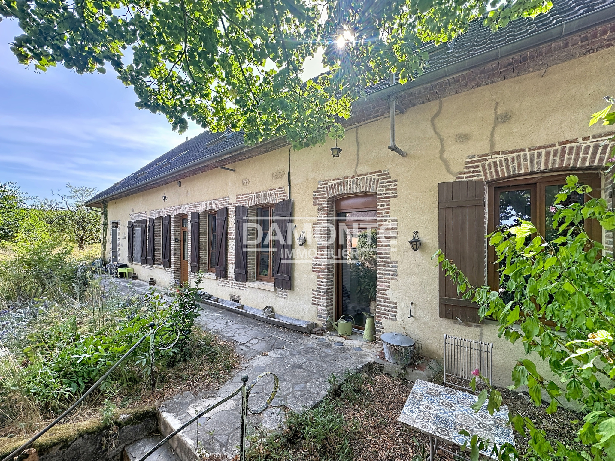 Maison avec dépendances - Villadin