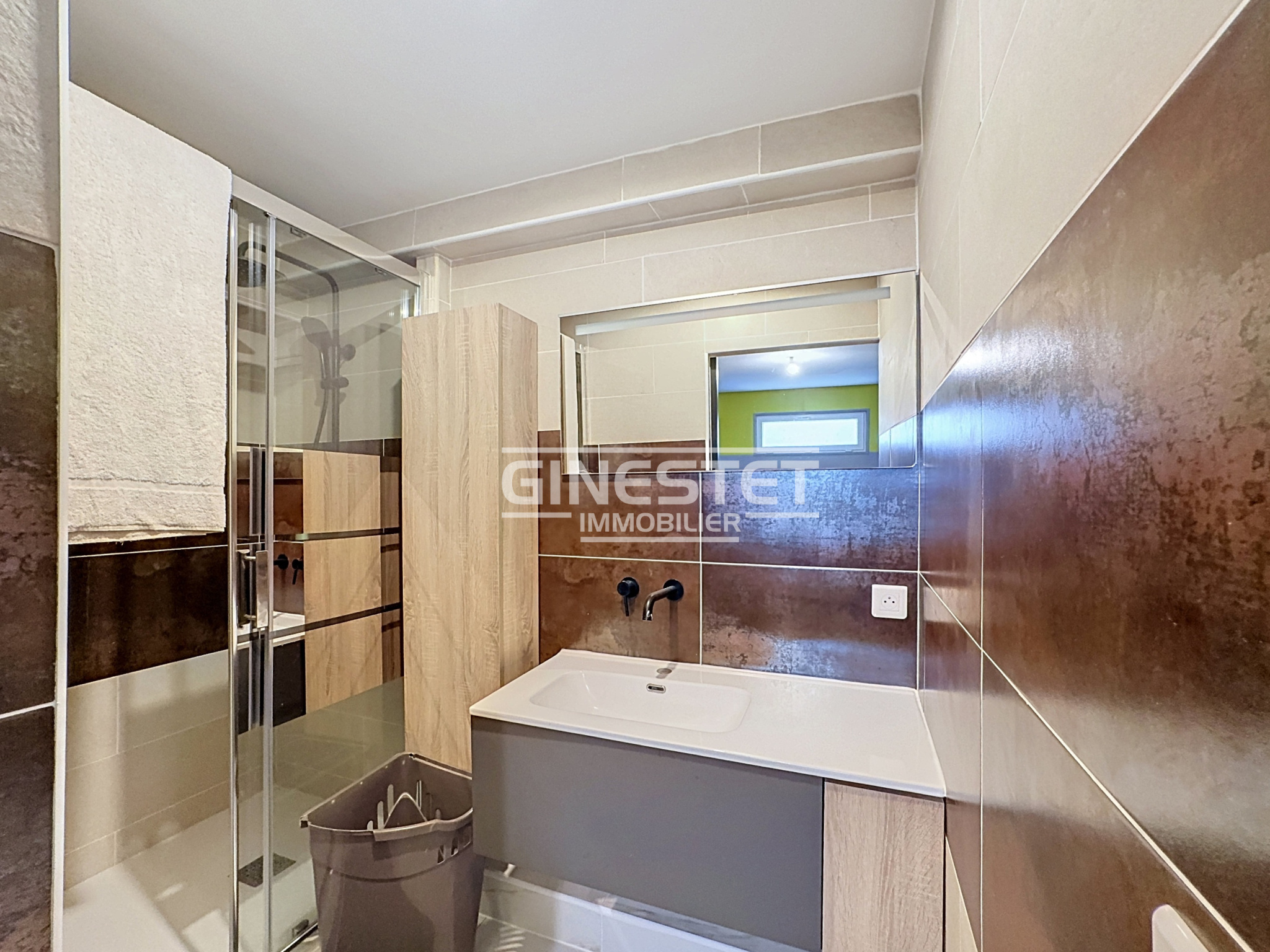 CULOISON, Villa 348m2, 4 chambres, un appartement de 54m2 et piscine intérieure. — photo 20