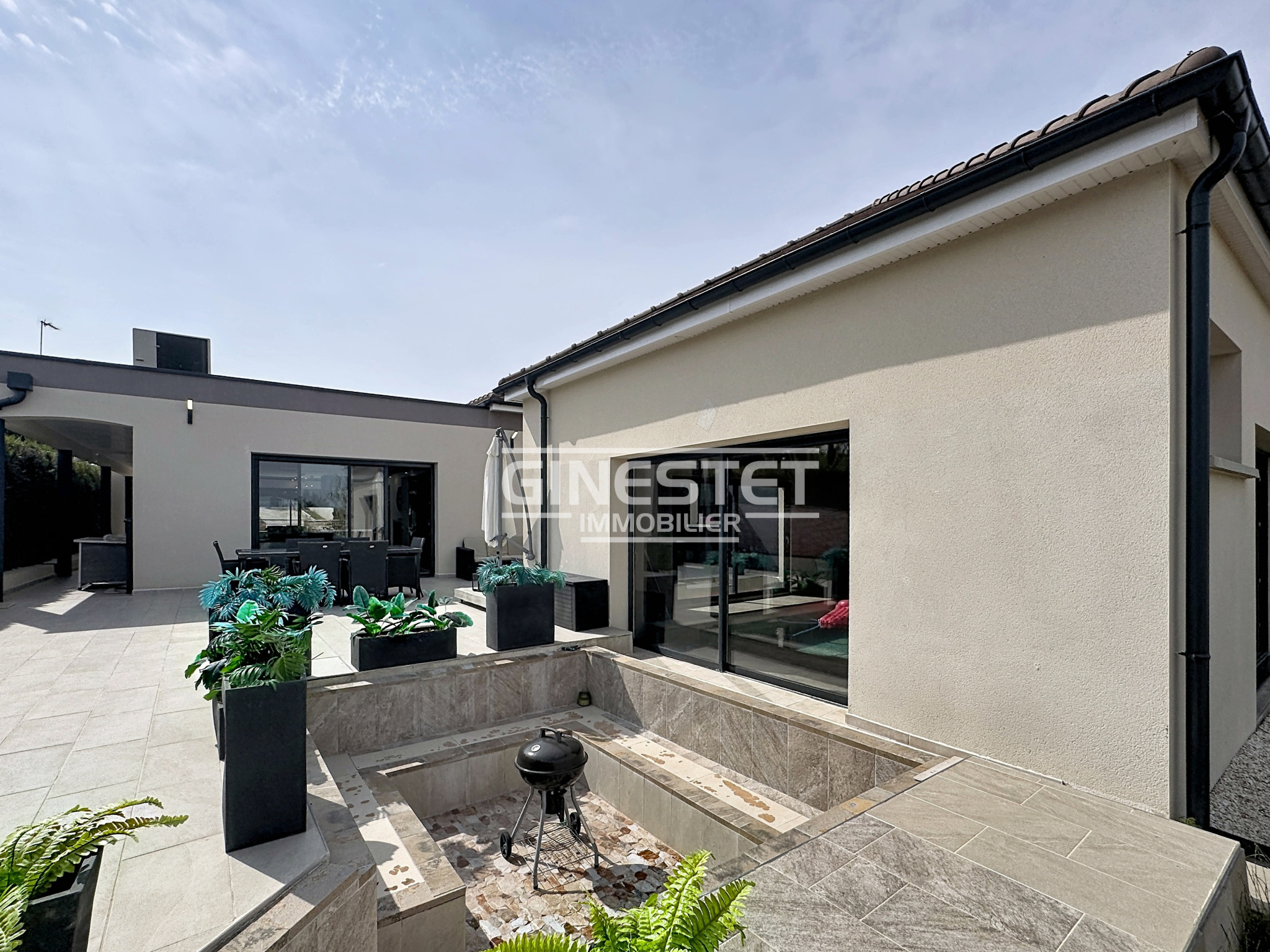 CULOISON, Villa 348m2, 4 chambres, un appartement de 54m2 et piscine intérieure. — photo 3